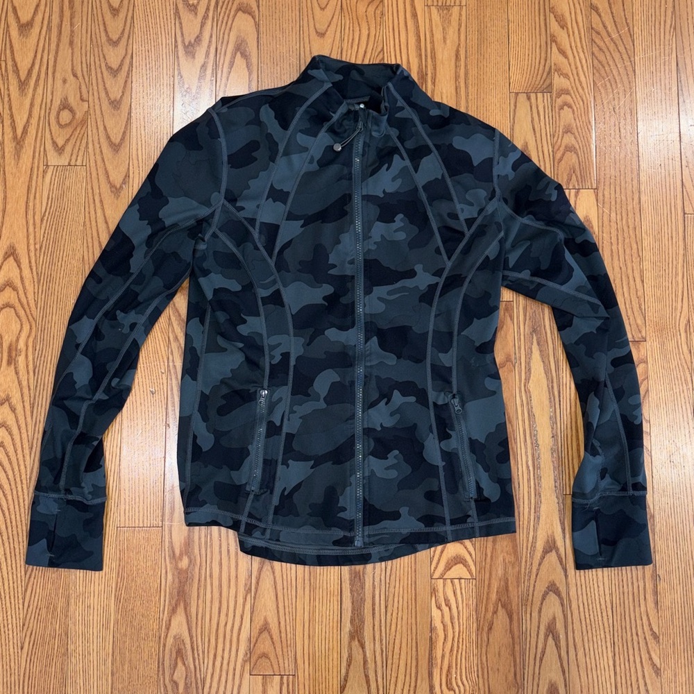 🖤🩶🖤 BLACK & GRAY CAMOUFLAGE YOGALICIOUS LUX JACKET SIZE MEDIUM 🖤🩶🖤